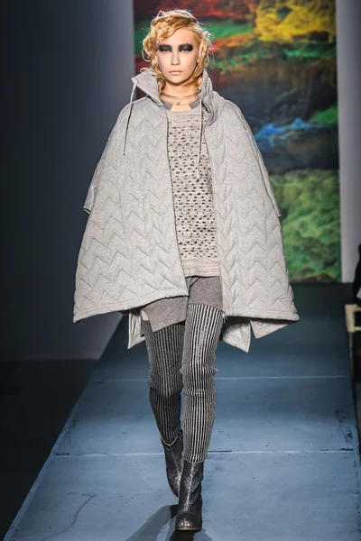Look 18